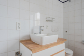 Waschtisch Badezimmer - Modernisiertes Reiheneckhaus in ruhiger Wohnlage
