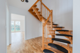Treppe - Modernisiertes Reiheneckhaus in ruhiger Wohnlage
