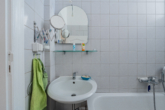 Badezimmer 1 - Wunderschöne Altbauperle in Friedenau – nahe Rüdesheimer Platz